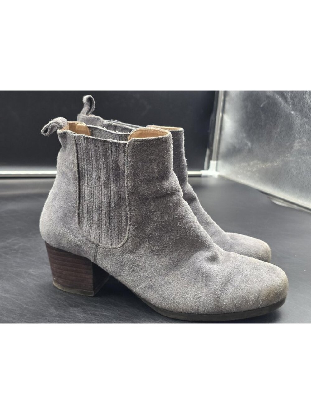 Array Boots Womens Size 7.5 Gray Suede Chelsea Ankle Block Heel Booties